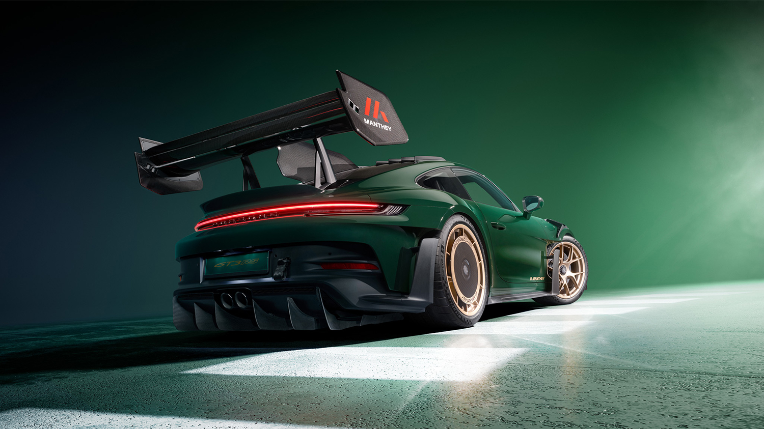 Fahrzeugzubehör und Nachrüstung bei einem Porsche Sportwagen mit Manthey Kit.